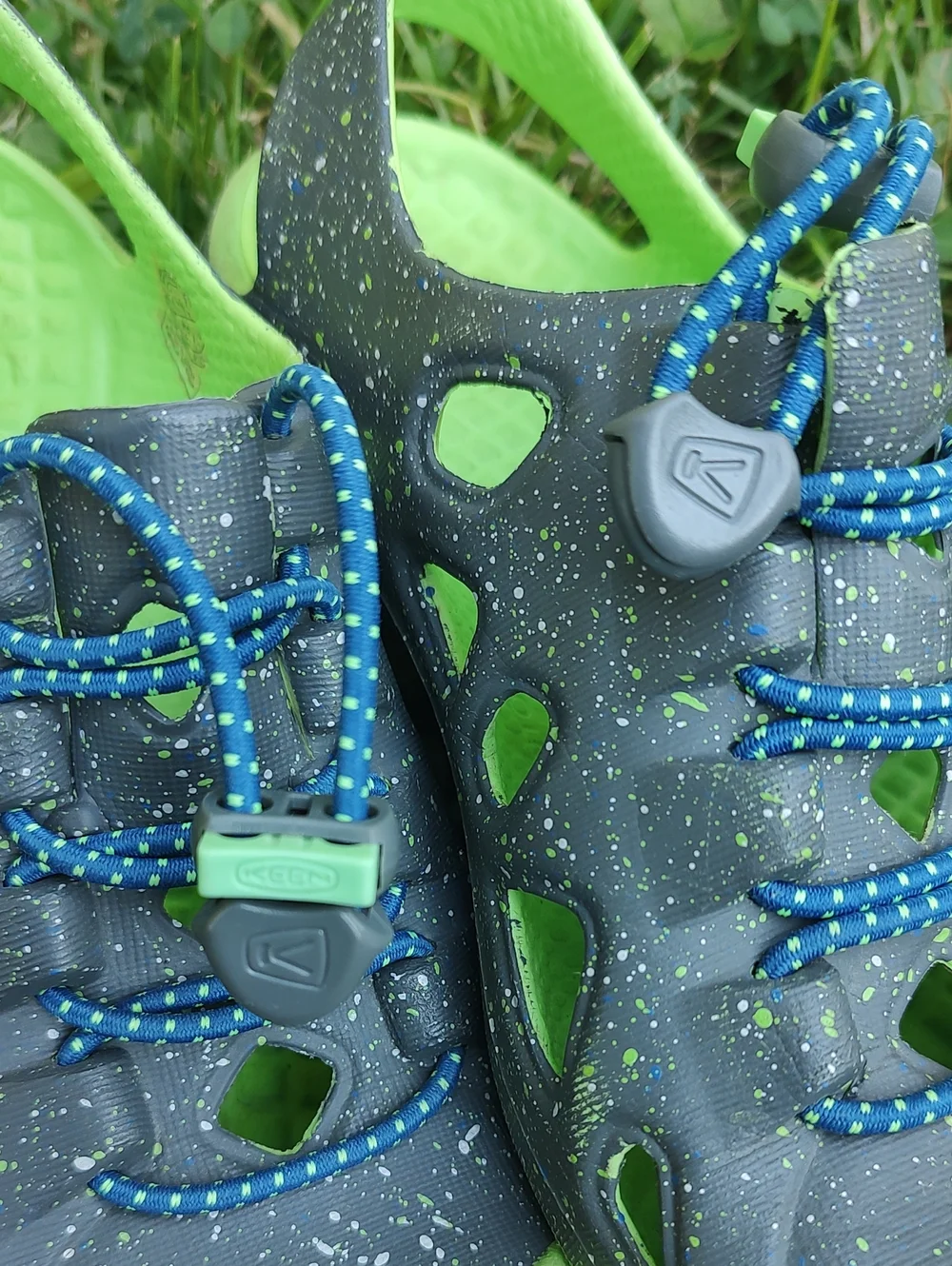KEEN Sandals Youth's  Light Weight Waterproof Outdoor Grey Size 1